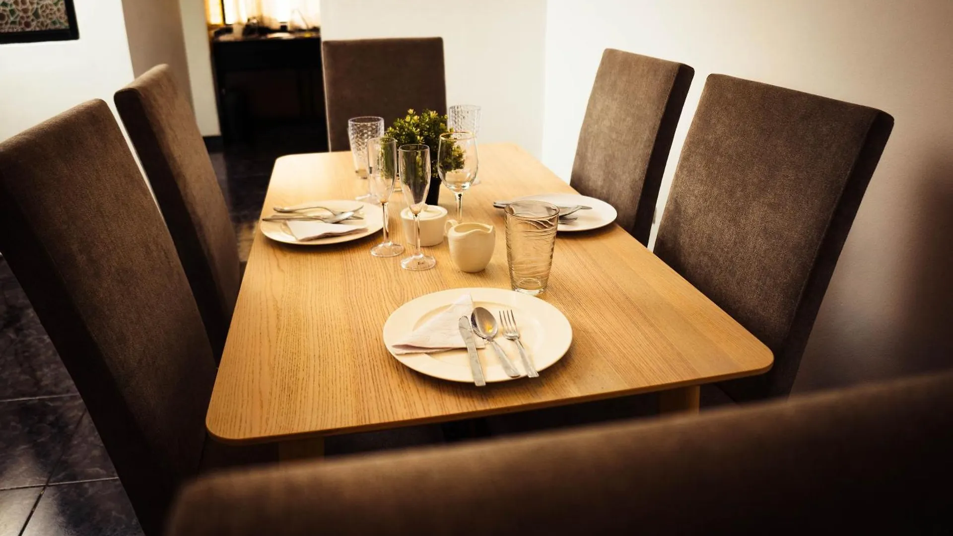 דירה סנטיאגו דה לוס קבאלרוס Residenciales H1 & H2 - Breakfast & Room Service - Airport Close