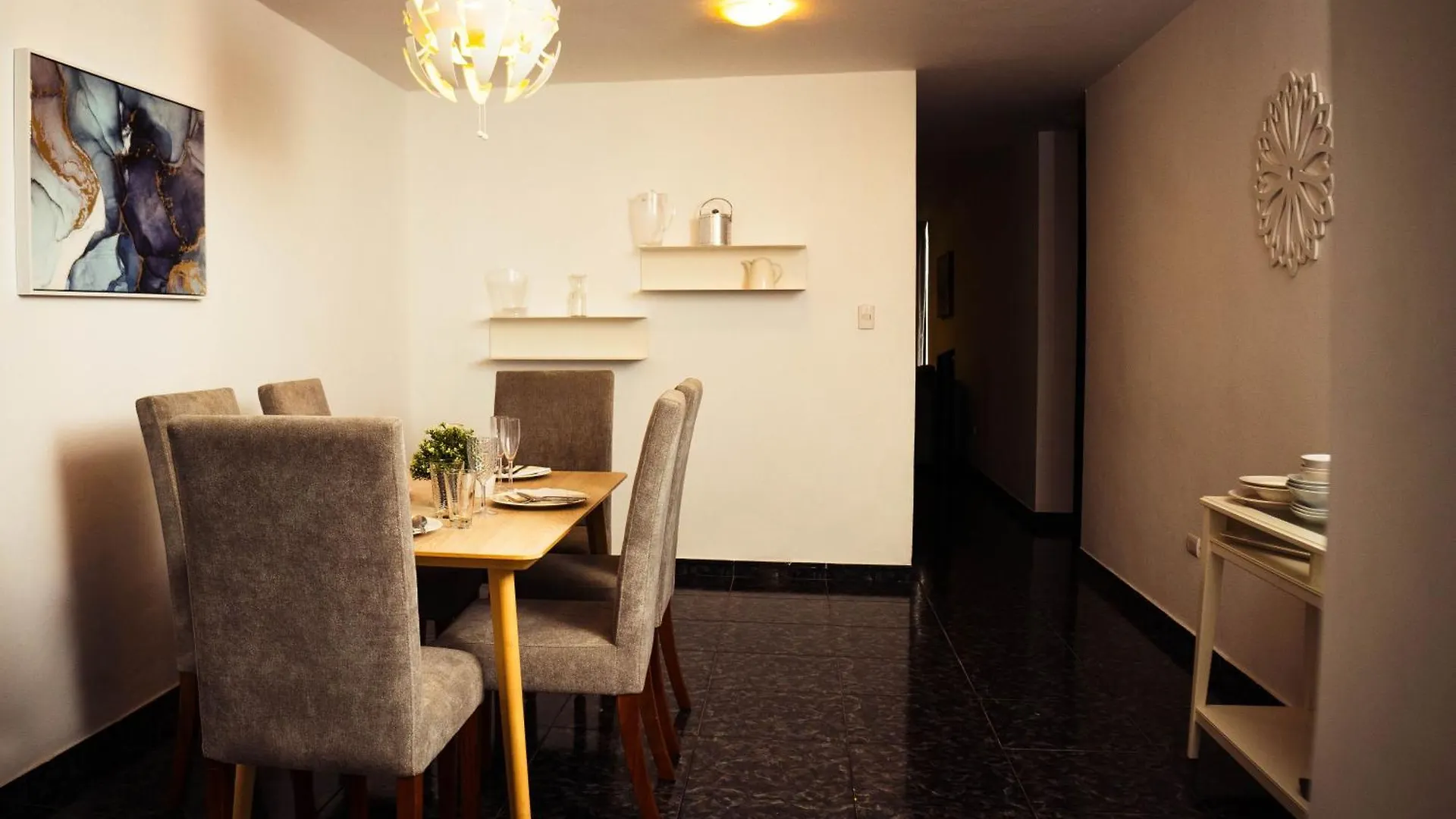 דירה סנטיאגו דה לוס קבאלרוס Residenciales H1 & H2 - Breakfast & Room Service - Airport Close